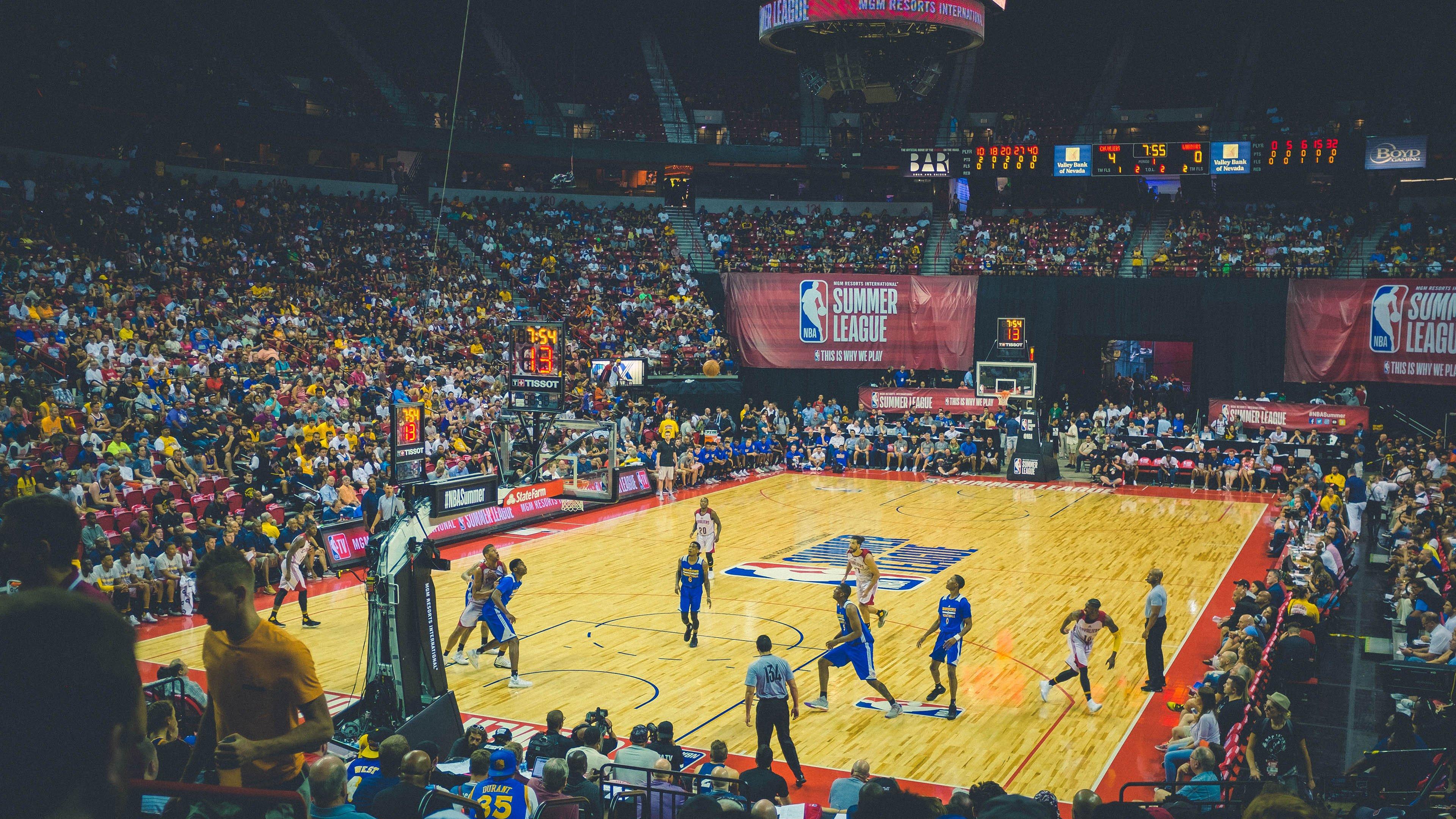 搞怪天才德罗赞 罚篮不忘与空气击掌